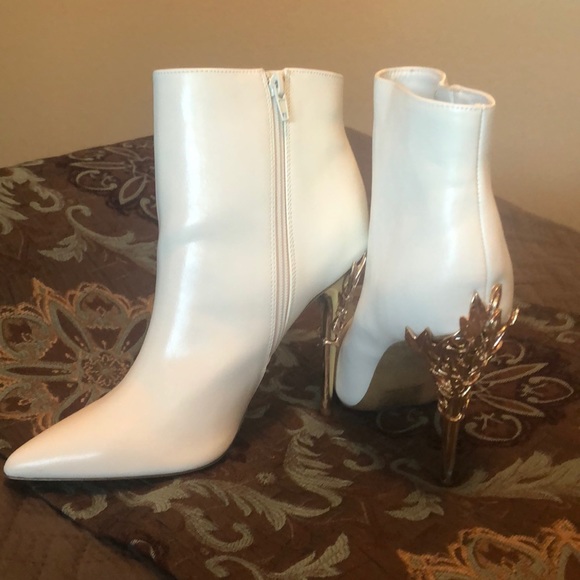 White and gold booties - Picture 2 of 4